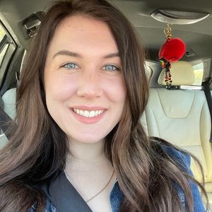 Meet your Posher, Estelle